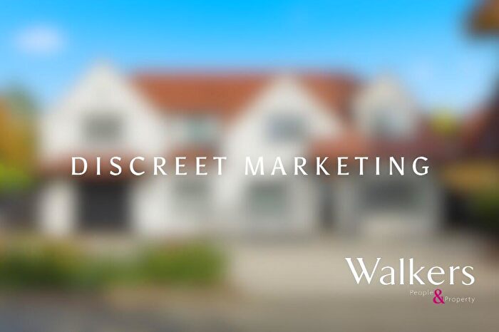 5 Bedroom Detached House For Sale In Shenfield Gardens, Hutton, CM13