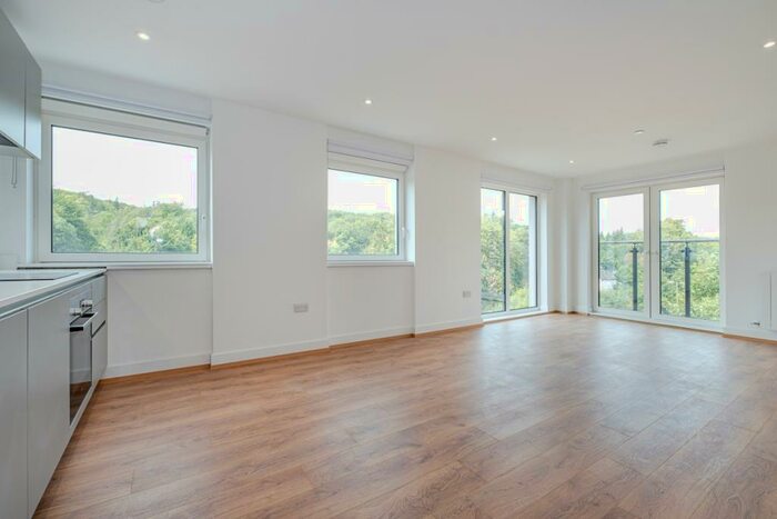2 Bedroom Apartment To Rent In Whyteleafe House, Well Farm Road, Whyteleafe, CR3