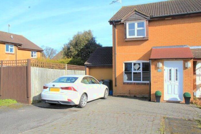 3 Bedroom Property To Rent In Ashfield Avenue, Bushey, WD23