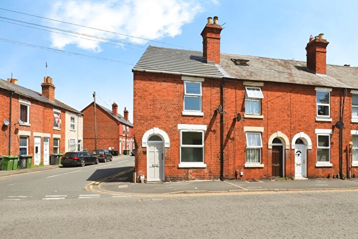 3 Bedroom End Terrace House For Sale In Radford Avenue, Kidderminster, Worcestershire, DY10