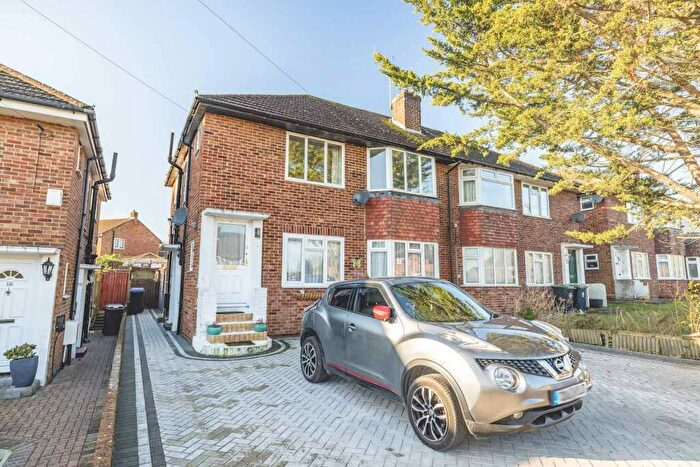 2 Bedroom Maisonette For Sale In Swallow Street, Iver Heath, SL0