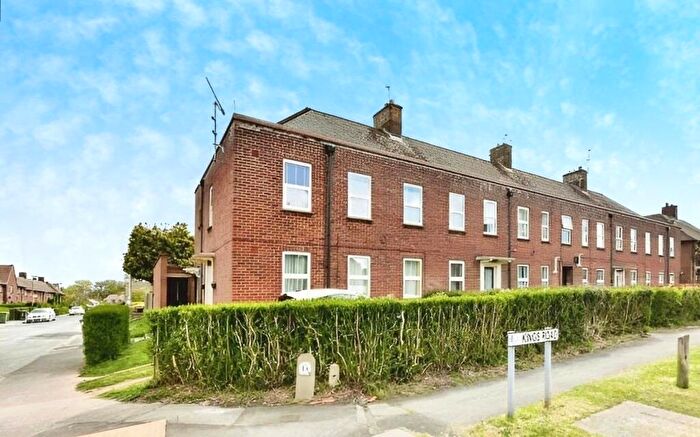 2 Bedroom Flat For Sale In Kings Road, Basingstoke, Hampshire, RG22