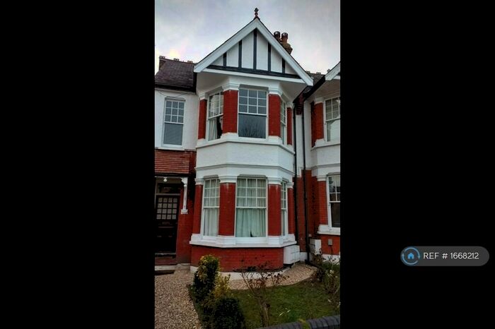 2 Bedroom Flat To Rent In Conway Road, London, N14