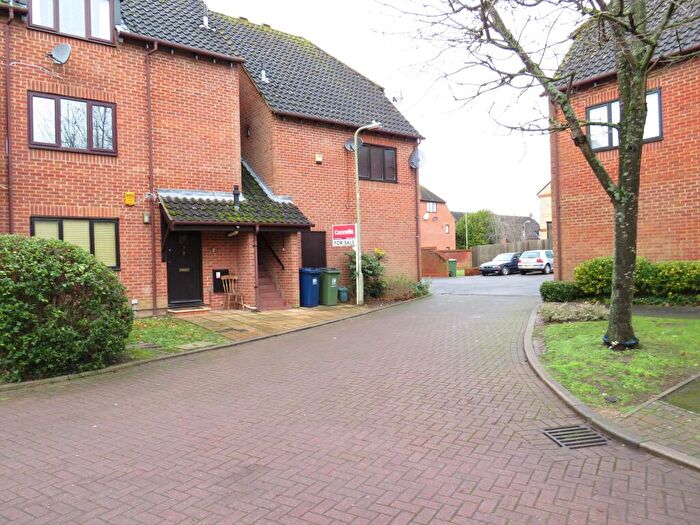 1 Bedroom Apartment To Rent In Hornbeam Drive, Greater Leys, OX4