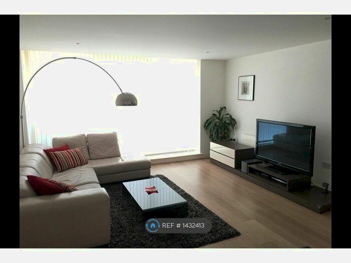 2 Bedroom Flat To Rent In Basin Approach, London, E16