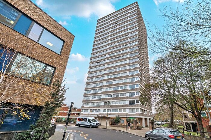 2 Bedroom Flat For Sale In Parkham Street, London, SW11