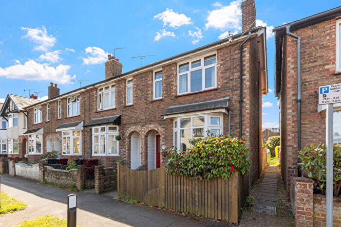 3 Bedroom End Of Terrace House For Sale In Cambrai Avenue, Chichester, PO19