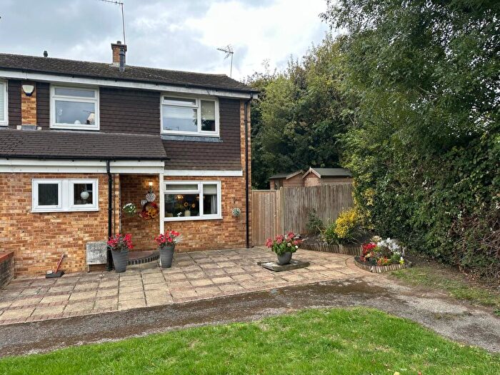 3 Bedroom Property For Sale In Howard Agne Close, Bovingdon, HP3
