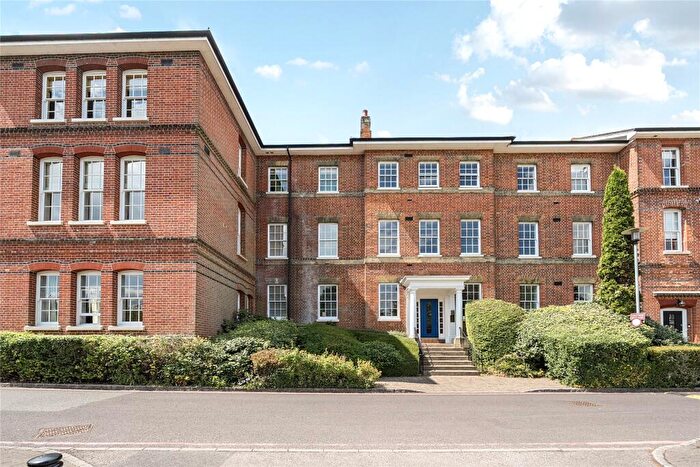 2 Bedroom Flat For Sale In Alison Way, Winchester, Hampshire, SO22