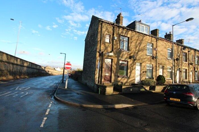 3 Bedroom Terraced House To Rent In Hawes Road, Bradford, West Yorkshire, BD5