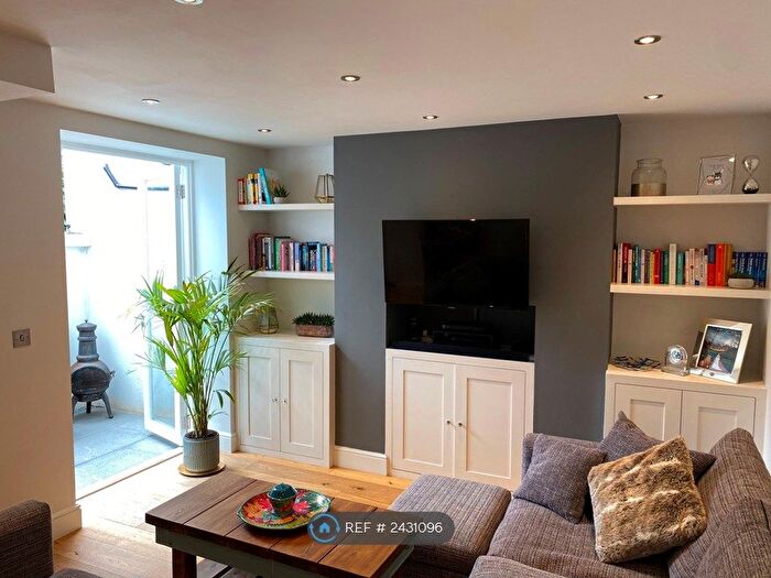 1 Bedroom Flat To Rent In Fernlea Road, Balham, SW12