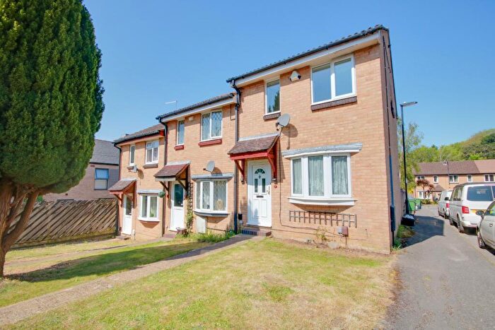 2 Bedroom End Of Terrace House For Sale In Townhill Park! Chain Free! Garage With Mains Power! Potential To Improve!, SO18