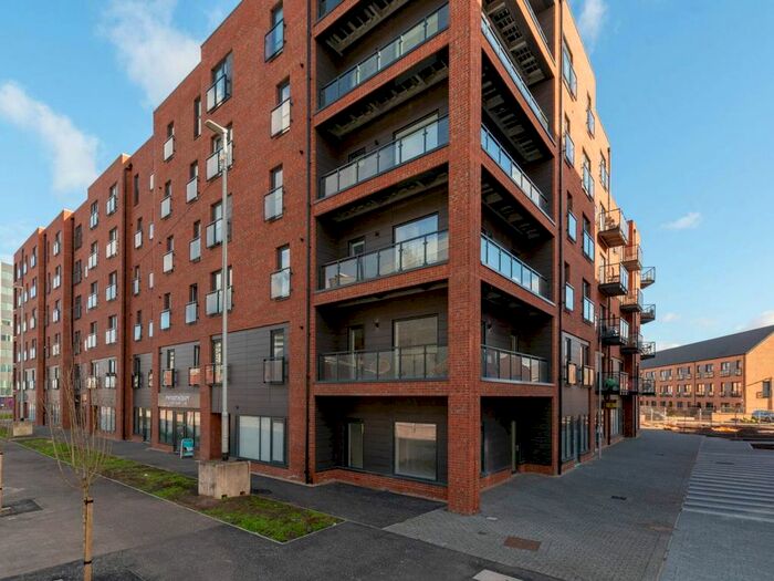 3 Bedroom Flat To Rent In Ocean Drive, Leith, Edinburgh, EH6