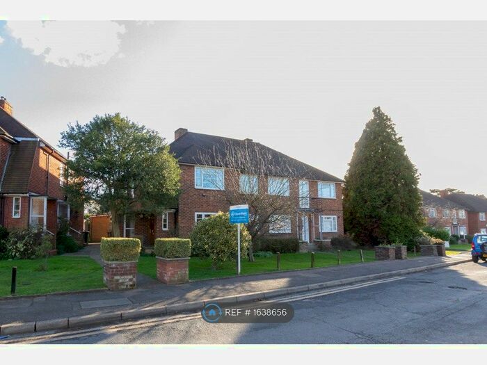 2 Bedroom Maisonette To Rent In Peaches Close, Cheam, Sutton, SM2