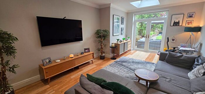 5 Bedroom Semi-Detached House To Rent In Compstall Road, Stockport, SK6