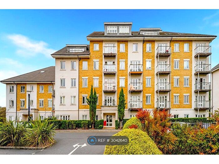 2 Bedroom Flat To Rent In Park Lodge Avenue, West Drayton, UB7
