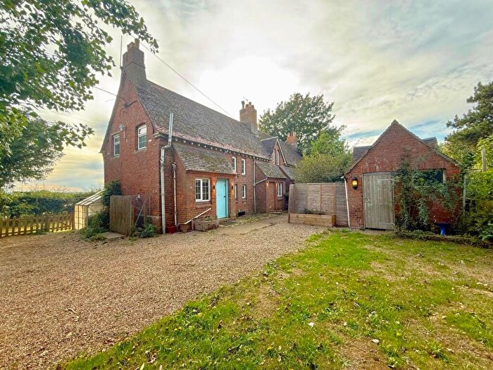 3 Bedroom Cottage To Rent In Overstone Grange, Moulton -, NN3