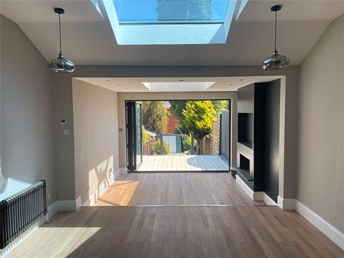 2 Bedroom Flat For Sale In Baring Road, London, SE12