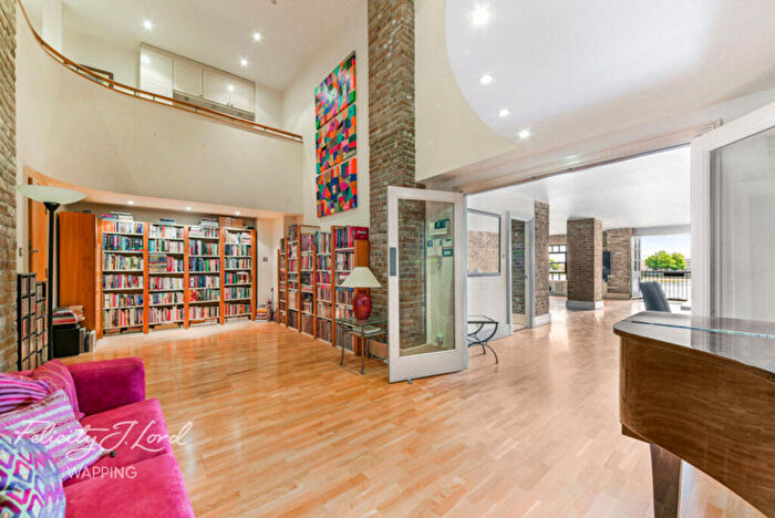 2 Bedroom Apartment To Rent In Wapping Wall, London, E1W