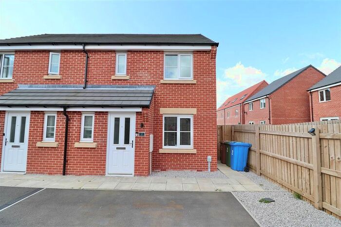 3 Bedroom Semi-Detached House For Sale In Gilyead Nook, Pocklington, York, YO42