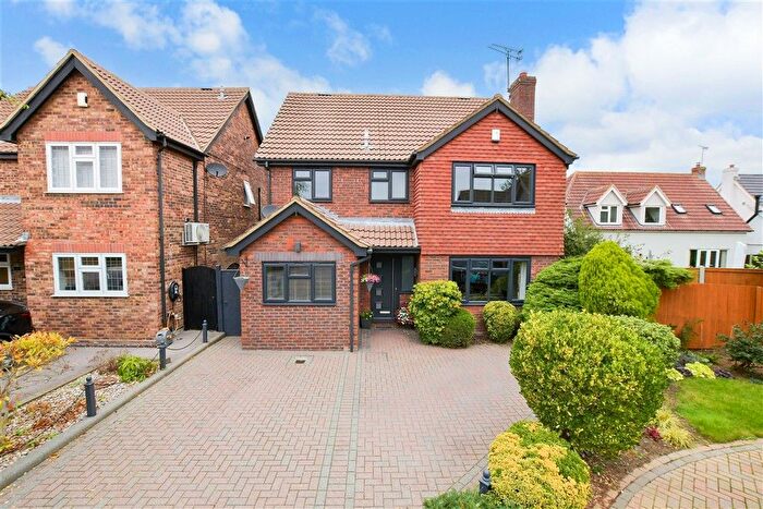 4 Bedroom Detached House For Sale In Wakes Colne, Wickford, Essex, SS11