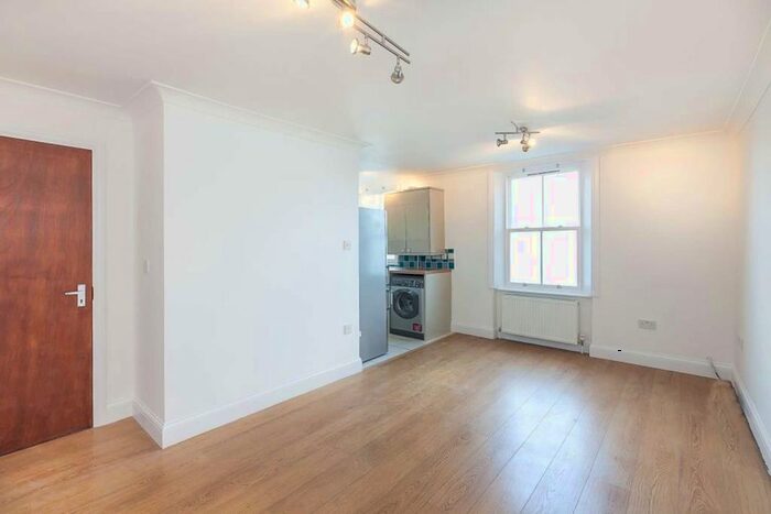 2 Bedroom Flat To Rent In Monmouth Place, London, W2