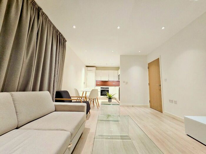 1 Bedroom Apartment To Rent In Devan Grove, London, N4