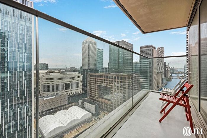 2 Bedroom Flat For Sale In Landmark East Tower, Marsh Wall, E14