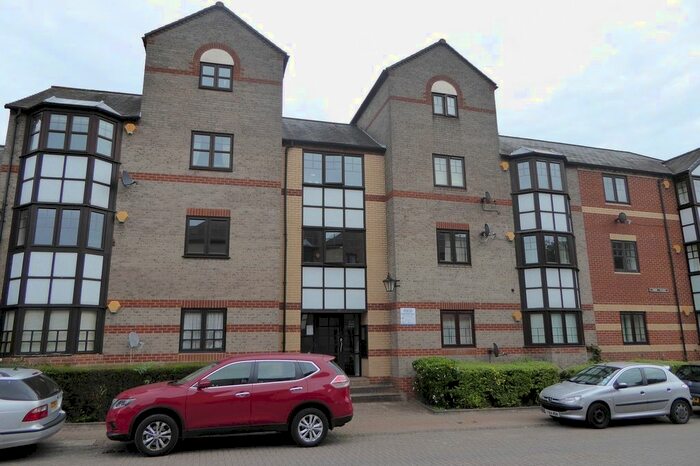 1 Bedroom Flat To Rent In Swan Place, Reading, RG1