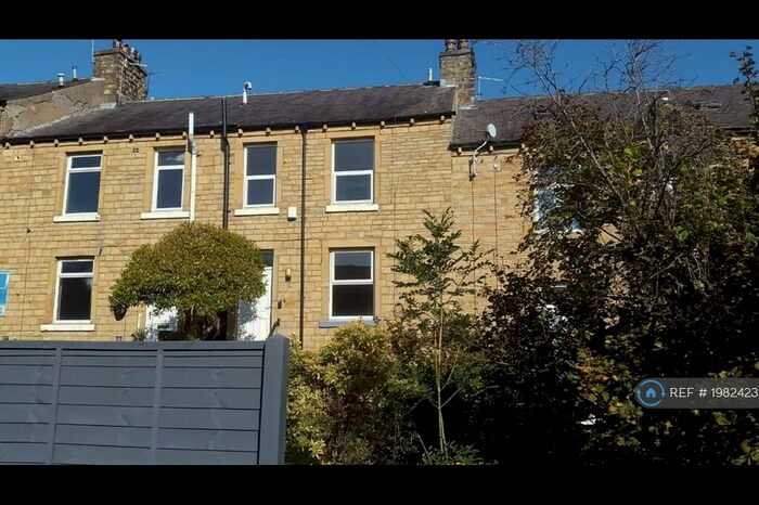 2 Bedroom Terraced House To Rent In Birkby, Huddersfield, HD2