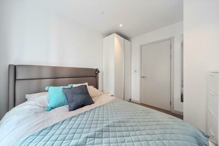 2 Bedroom Apartment To Rent In Mawes House, SE17