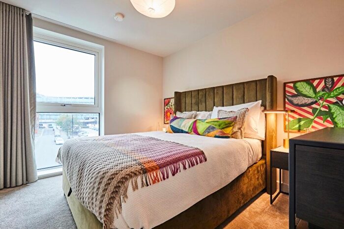 2 Bedroom Apartment To Rent In Rochdale Road, Manchester, Greater Manchester, M4