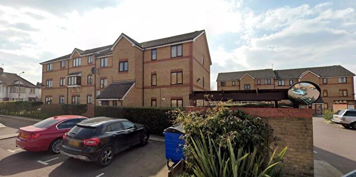 1 Bedroom Apartment To Rent In Draycott Close, London, NW2