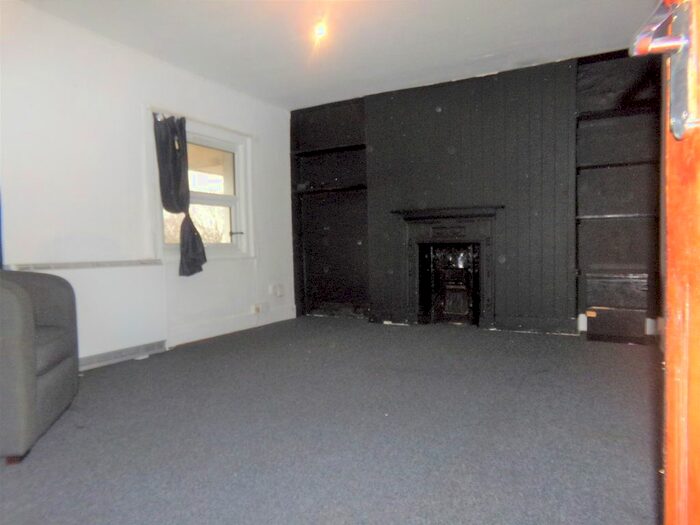 2 Bedroom Flat To Rent In Widmore Road, Kent BR1