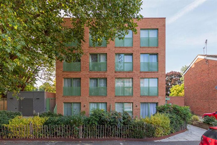 1 Bedroom Flat For Sale In Gardner Close, Wanstead, E11