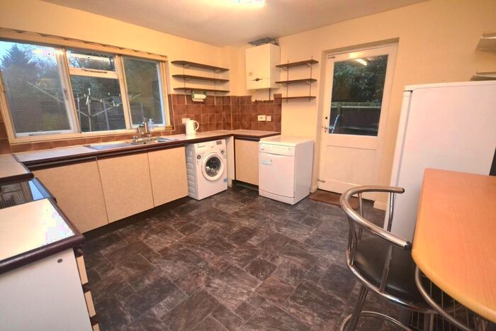 4 Bedroom Detached House To Rent In Stockbury Close, Lower Earley, RG6