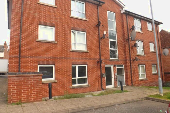 2 Bedroom Apartment To Rent In Hendon Rise, Nottingham, NG3