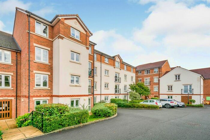 1 Bedroom Flat For Sale In High Street South, Rushden, Northamptonshire, NN10
