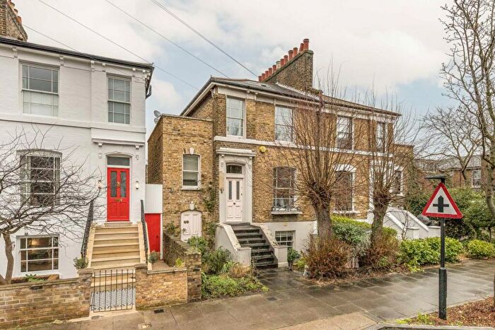 4 Bedroom Detached House To Rent In Middleton Road, London Fields, E8
