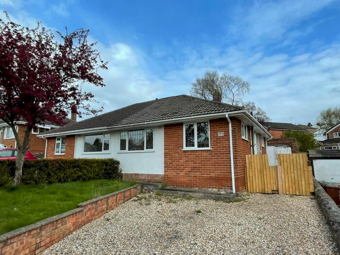 2 Bedroom Semi-Detached Bungalow To Rent In Green Lane, Cookridge, LS16