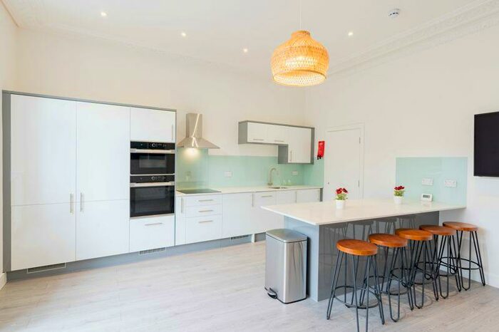 5 Bedroom Flat To Rent In Clifton Park Road, Bristol, BS8