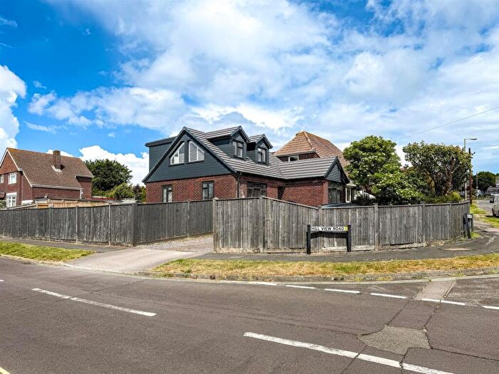 4 Bedroom Detached Bungalow For Sale In Dore Avenue, Portchester, PO16