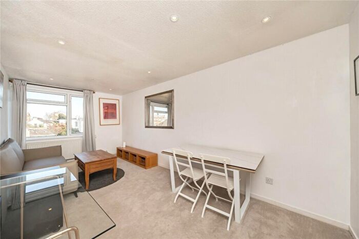 1 Bedroom Apartment To Rent In Surrey Court, B Grove Road, London, SW13