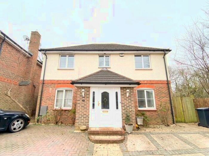 4 Bedroom Detached House To Rent In Corben Close, Maidstone, ME16