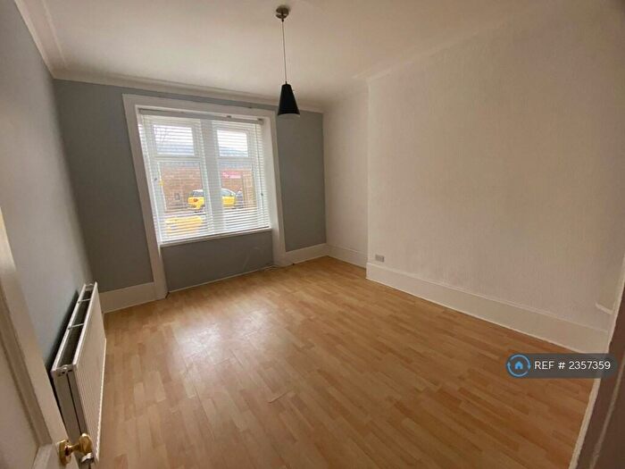 2 Bedroom Flat To Rent In Dalry Road, Kilwinning, KA13