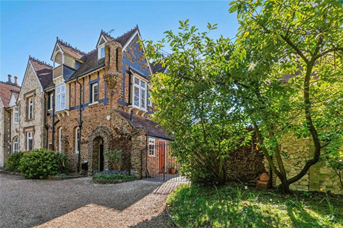 4 Bedroom Semi Detached House For Sale In Guildford Road, Farnham, Surrey, GU10