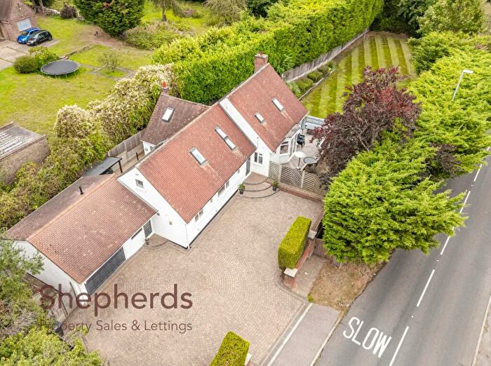 5 Bedroom Detached House For Sale In Hertford Road Woollens Brook, Hoddesdon, EN11