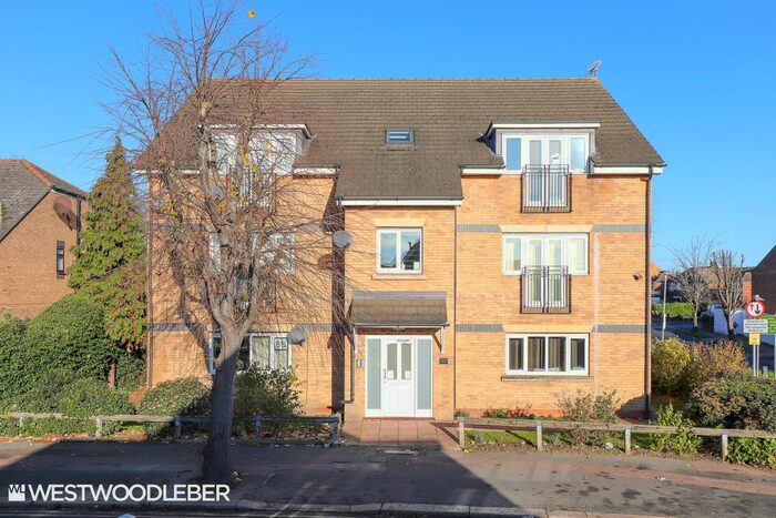 2 Bedroom Flat To Rent In Windmill Lane, Cheshunt, Waltham Cross, EN8