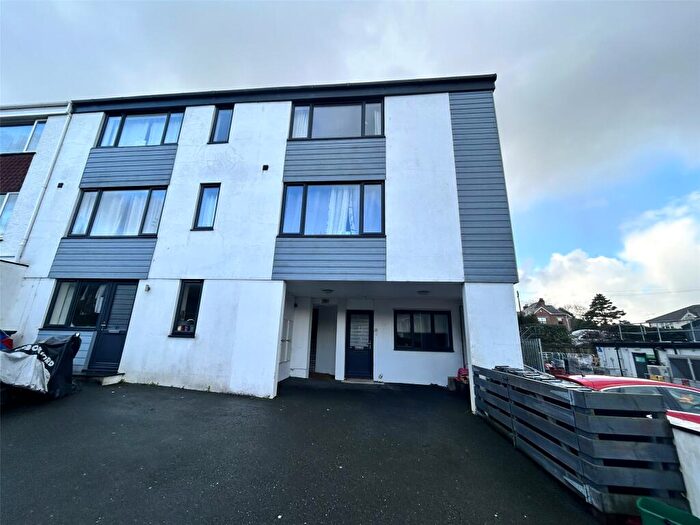 2 Bedroom Apartment To Rent In Hendra Vale, Launceston, Cornwall, PL15