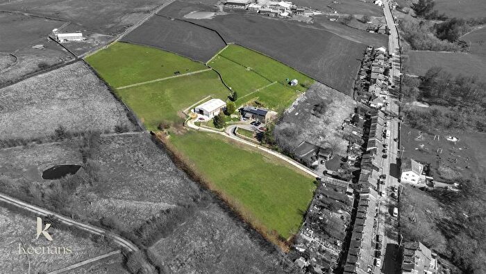 4 Bedroom Farmhouse For Sale In Todmorden Road, Bacup, OL13